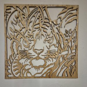 ​„Стенна декорация от дърво Тигър – Арт пано за хол и офис“